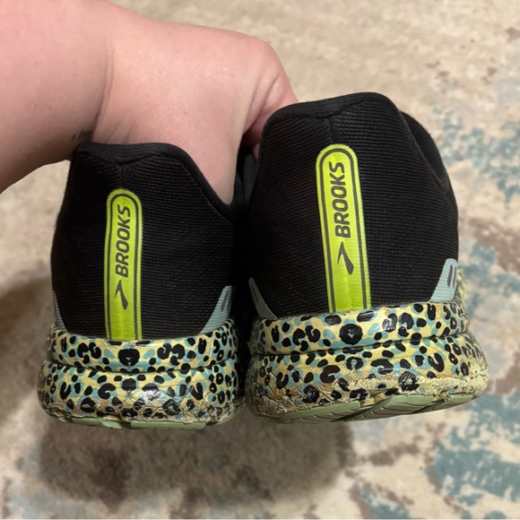 Brooks Launch Leopard Sneakers - Picture 3 of 4